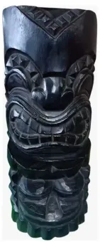Tiki-Statue mit Polynesien-Stil. Hergestellt aus Kokosnusspalme, mit schwarz-glänzendem Finish, Höhe von ca. 50cm und einem Ø von ca. 18-28cm. Modell 4 - kompletter Körper 